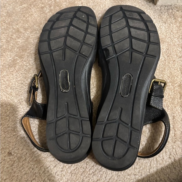 Comfortiva Black and Tan Strappy Sandals Size 11M - Picture 4 of 5